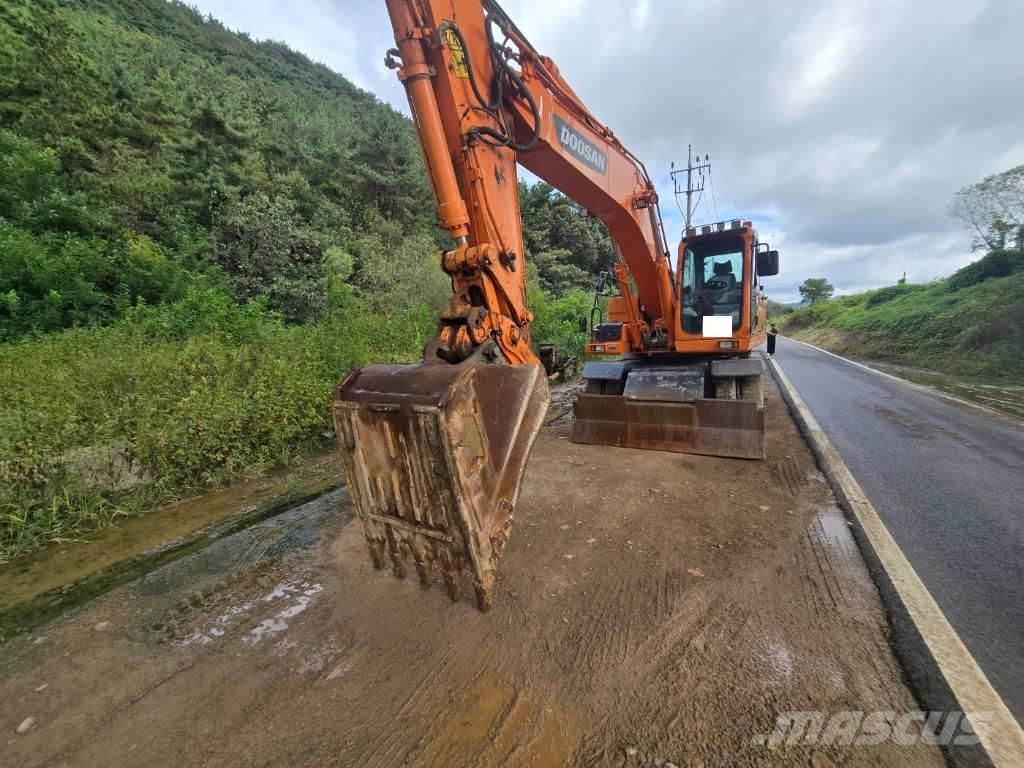 Doosan DX 210 W Escavadoras de rodas