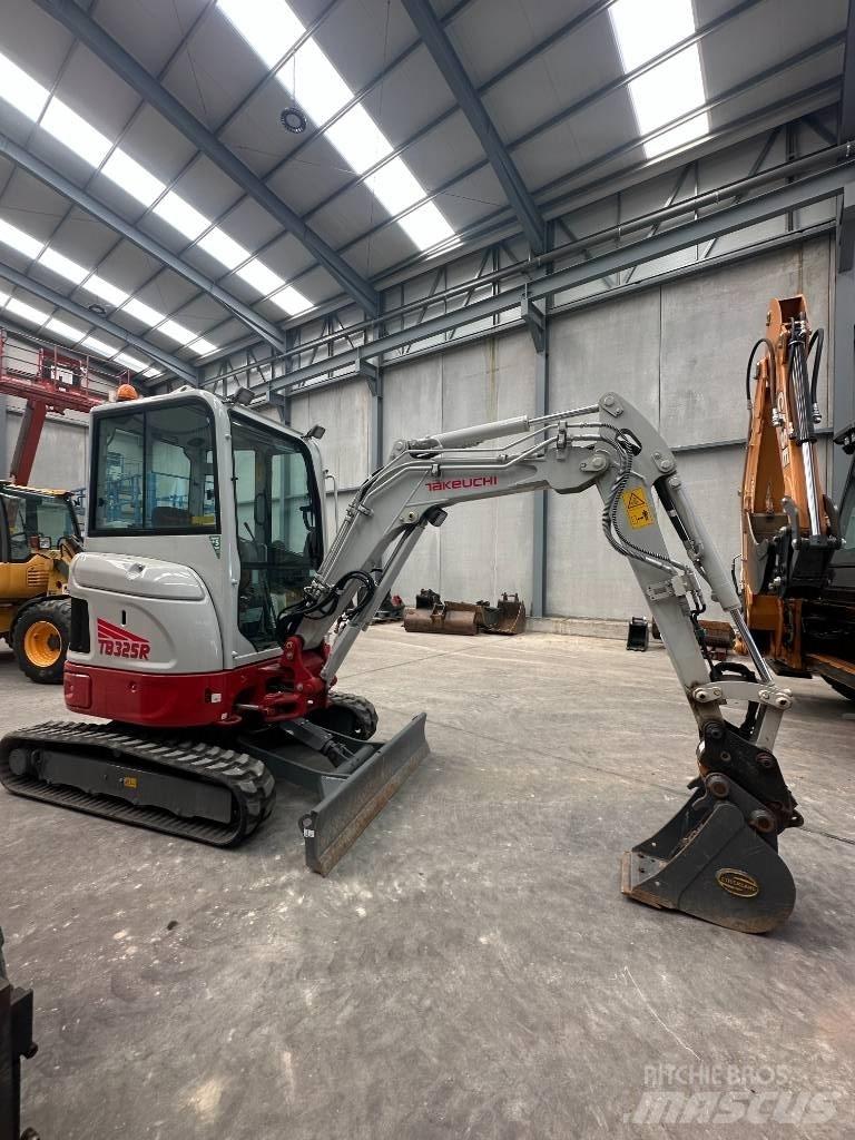 Takeuchi TB 325 R Miniescavadeiras