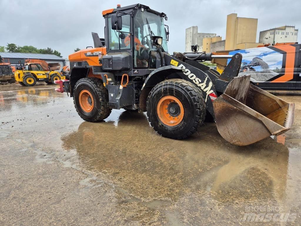 Doosan DL 250-7 Carregadeiras de rodas