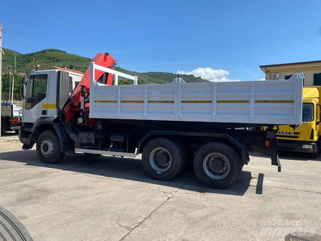 Iveco Trakker 360 Camiões grua