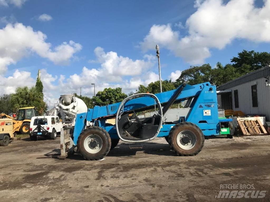 Genie GTH 842 Manipulador telescópico