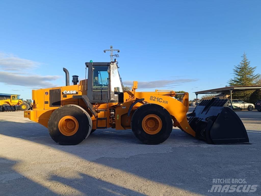 CASE 821C XR Carregadeiras de rodas