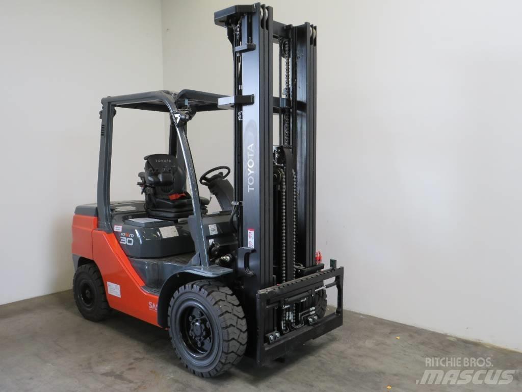 Toyota 8 FD F 30 Empilhadores Diesel