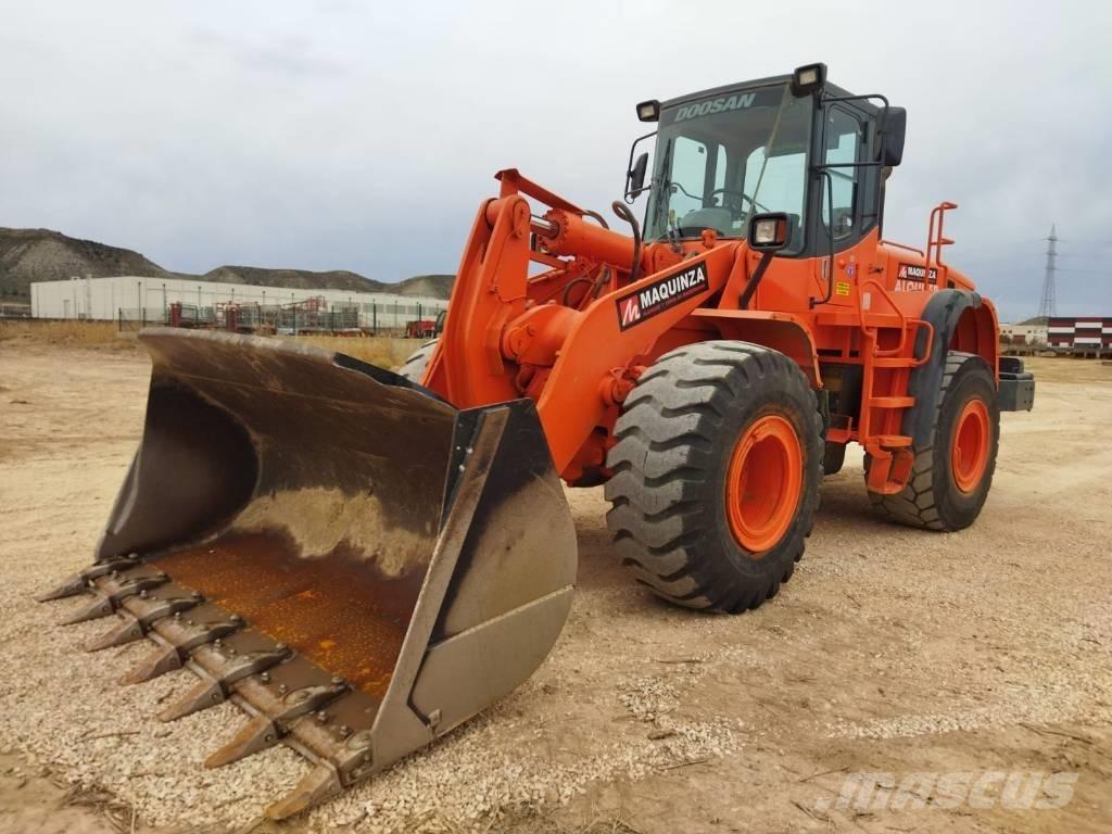 Doosan DL 300 Carregadeiras de rodas