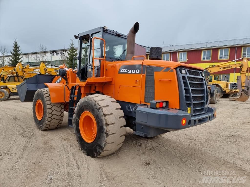 Doosan DL 300-3 Carregadeiras de rodas