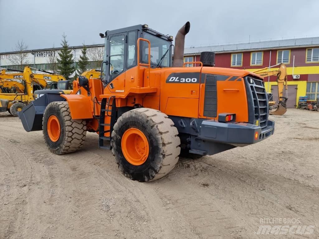 Doosan DL 300-3 Carregadeiras de rodas