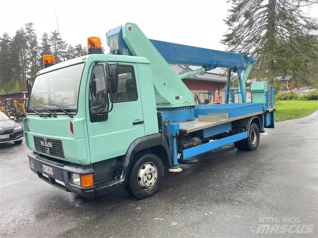 MAN L200 4x2-4300 Plataformas aéreas montadas em camião