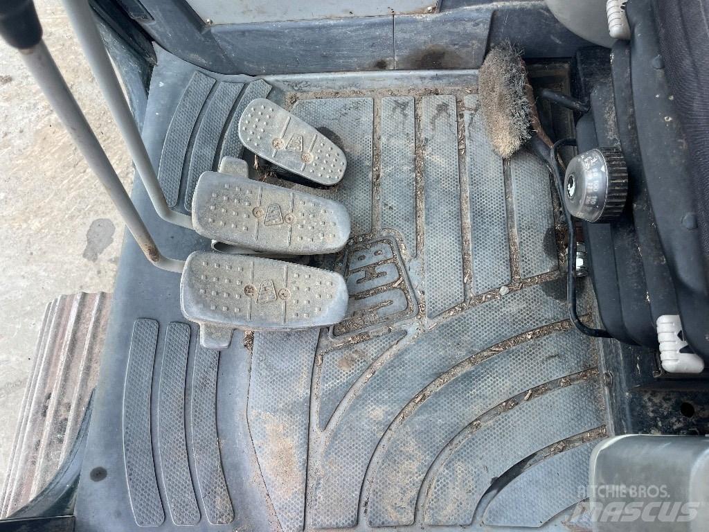 JCB JS 130 Escavadeiras de esteiras