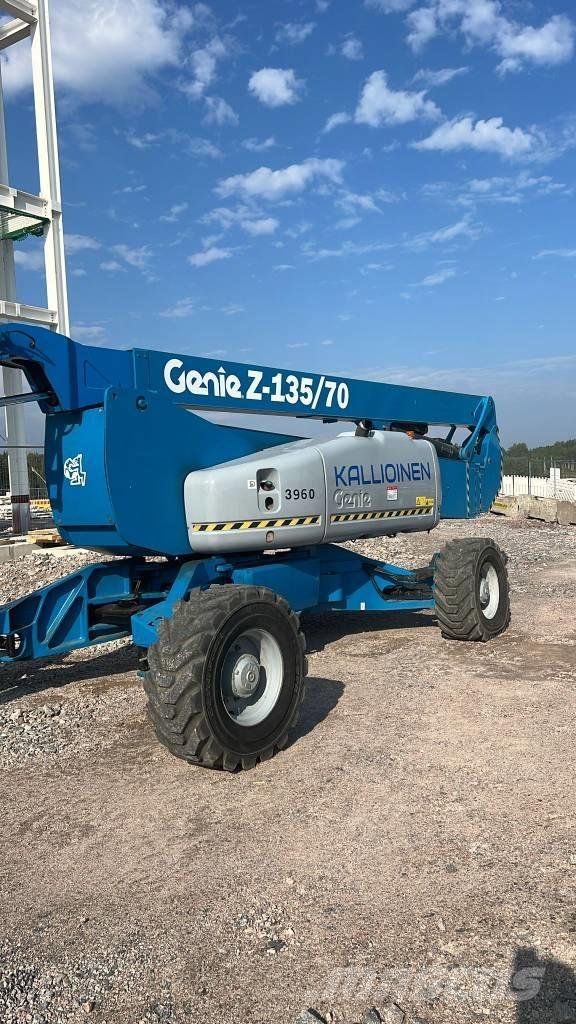 Genie Z 135/70 RT Elevadores braços articulados