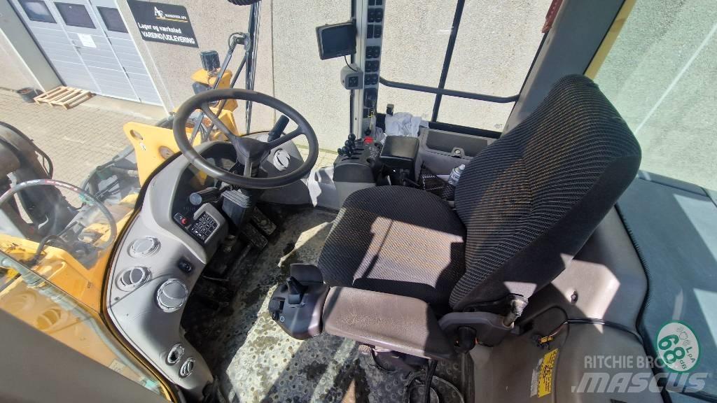 Volvo L 120 F Carregadeiras de rodas