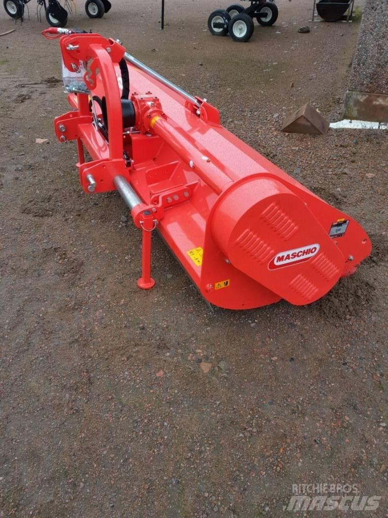 Maschio Brava 250 L Gadanheiras e cortadores de folhas para pastos