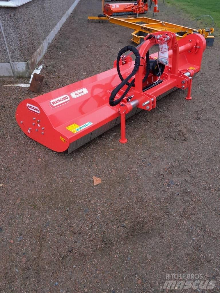 Maschio Brava 250 L Gadanheiras e cortadores de folhas para pastos