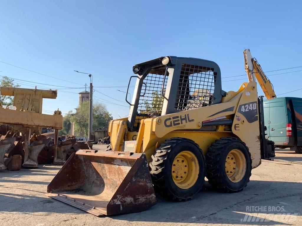 Gehl 4240 Minicarregadeiras