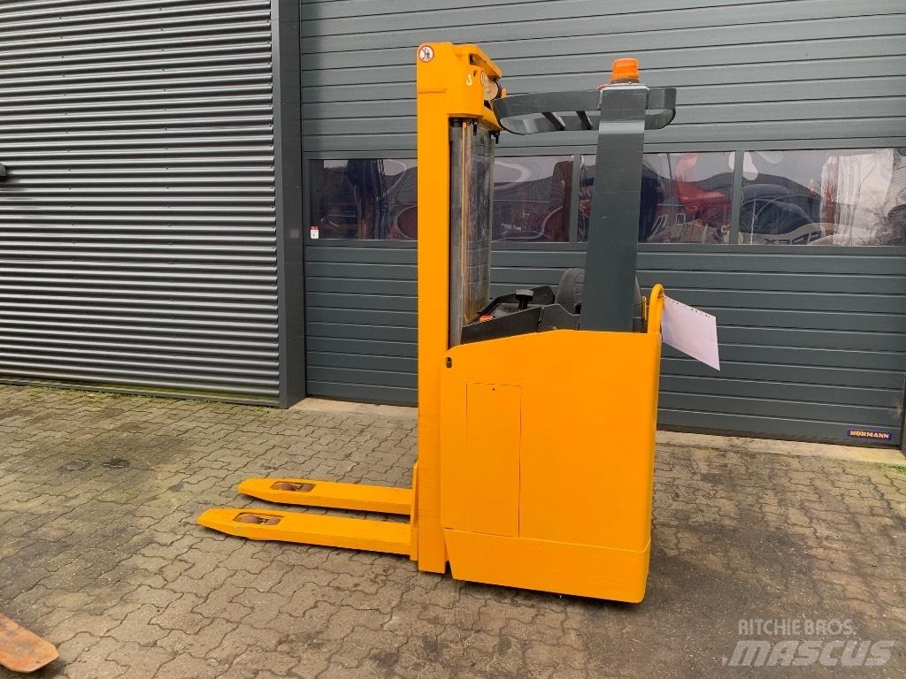 Jungheinrich ESC316 Empilhadores Elevadores