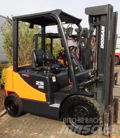 Doosan D25S-5 Empilhadores Diesel