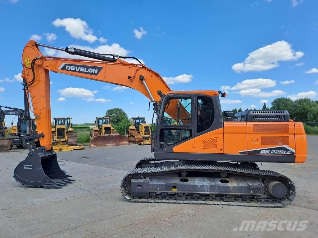 Develon DX225LC-7M Escavadeiras de esteiras