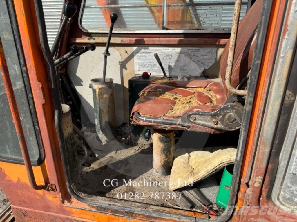 Hitachi UH031 Escavadeiras de esteiras