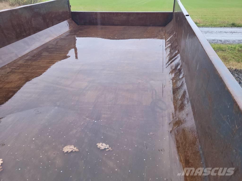 Bala TKS 1112 Reboques Agrícolas basculantes