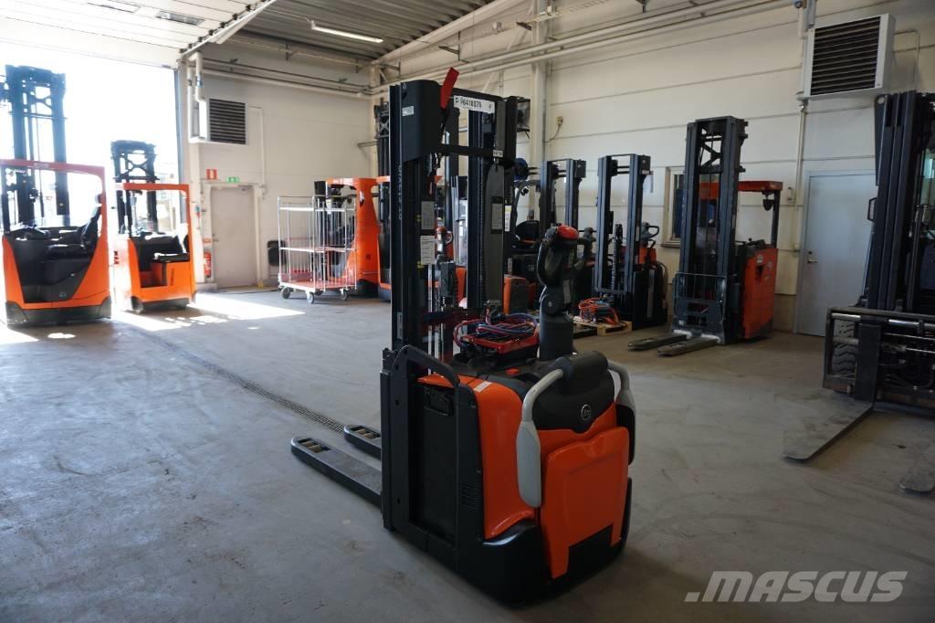 Toyota SPE120L Empilhador para operador externo