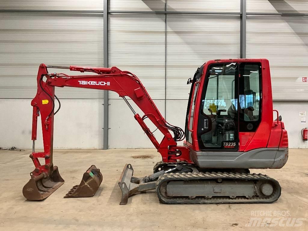 Takeuchi TB 235 Miniescavadeiras
