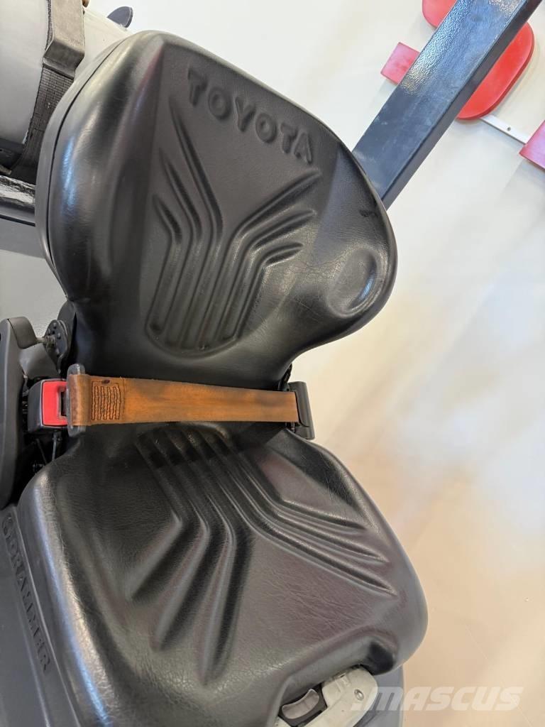 Toyota 11051 - 8FBE15T Empilhadores eléctricos