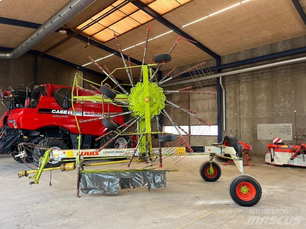 CLAAS Liner 880 L Ancinho virador