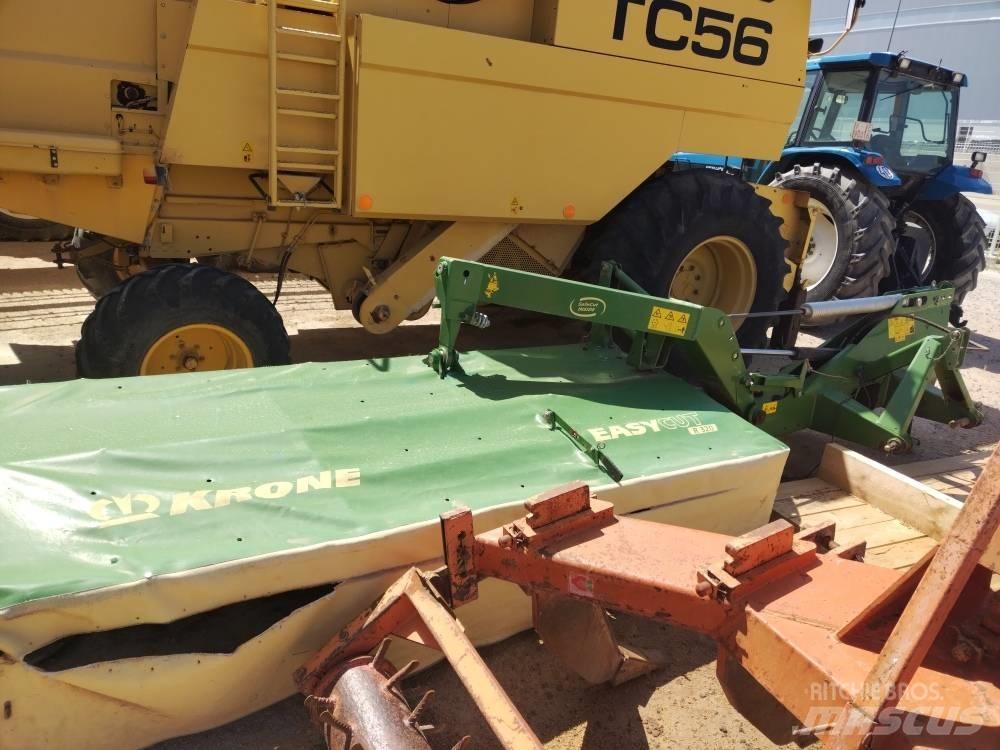 Krone Easy Cut R320 Gadanheiras