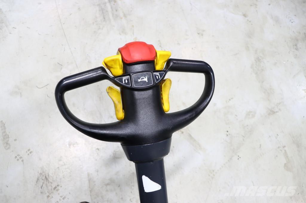 Komatsu CNI 14 Empilhador para operador externo