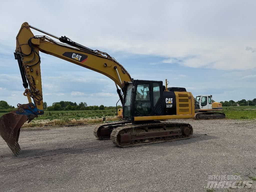 CAT 323 F L Escavadeiras de esteiras