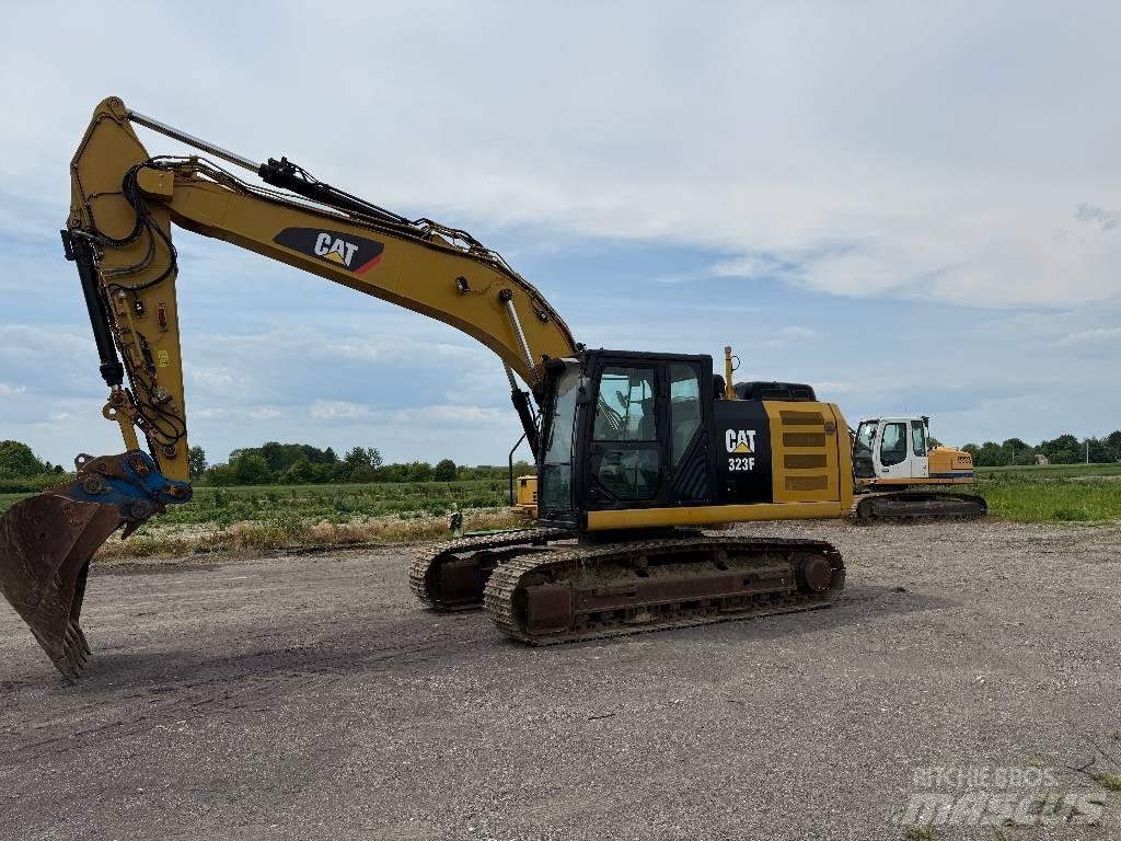 CAT 323 F L Escavadeiras de esteiras