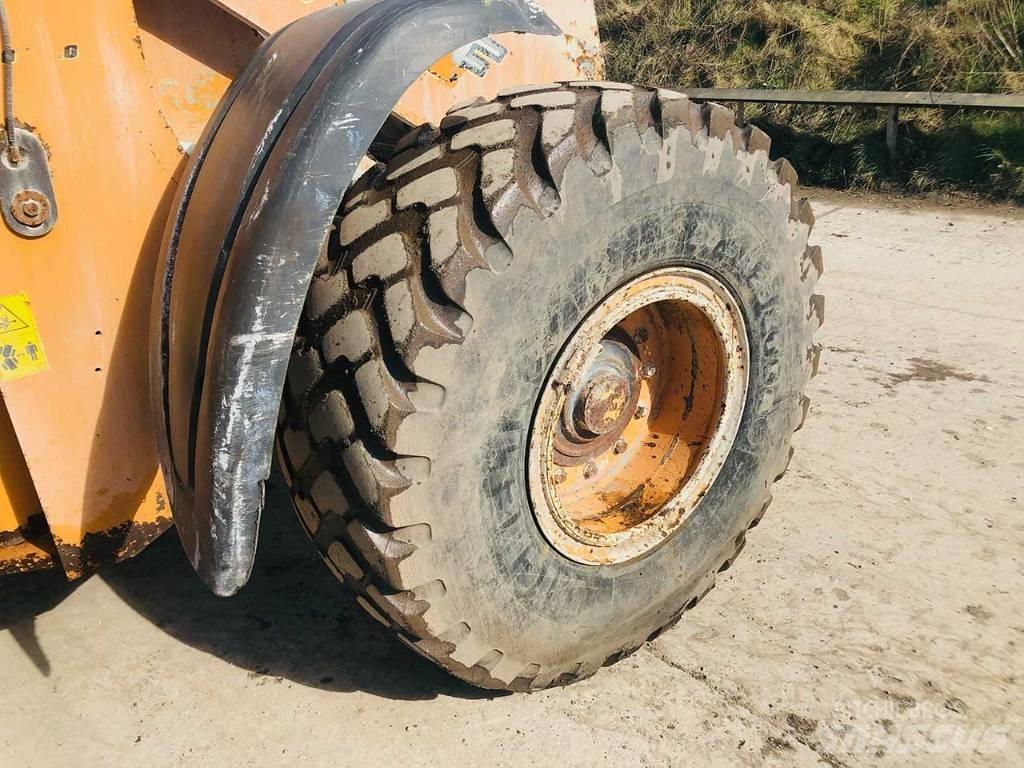 CASE 721 F Carregadeiras de rodas