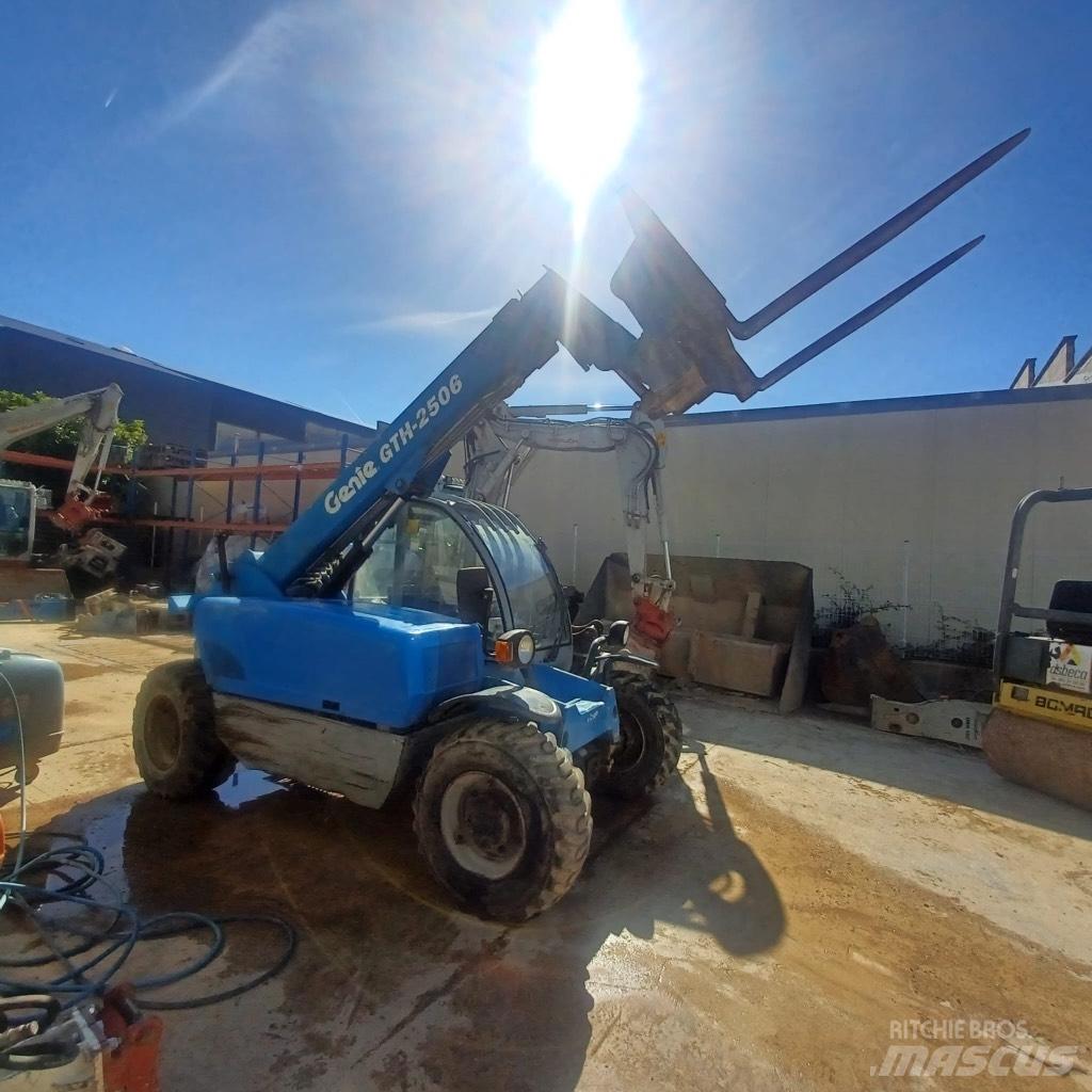 Genie GTH 2506 Manipulador telescópico