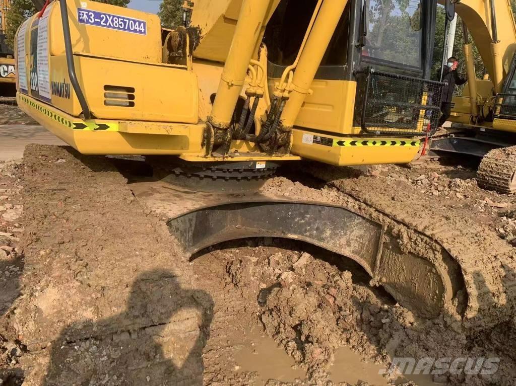 Komatsu PC 220-8M0 Escavadeiras de esteiras