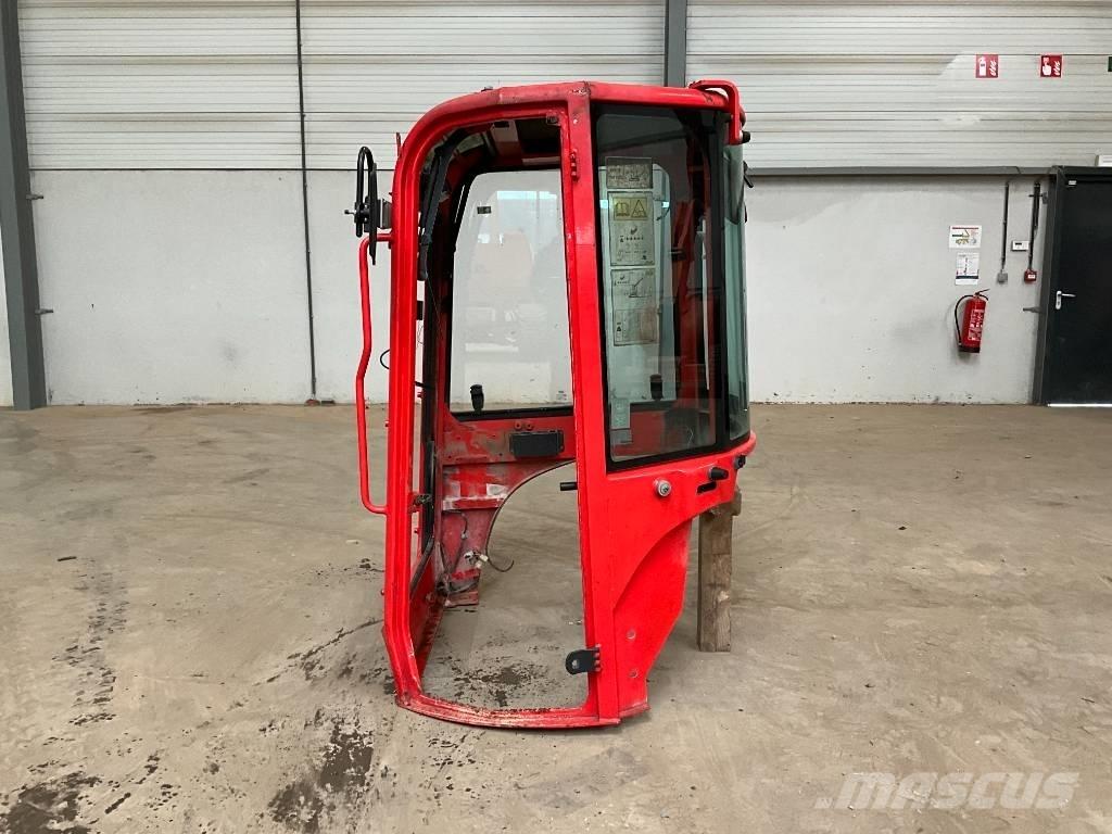 Yanmar Vio 25-6 Cabina