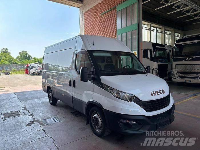 Iveco 35S16 Carrinhas de caixa fechada