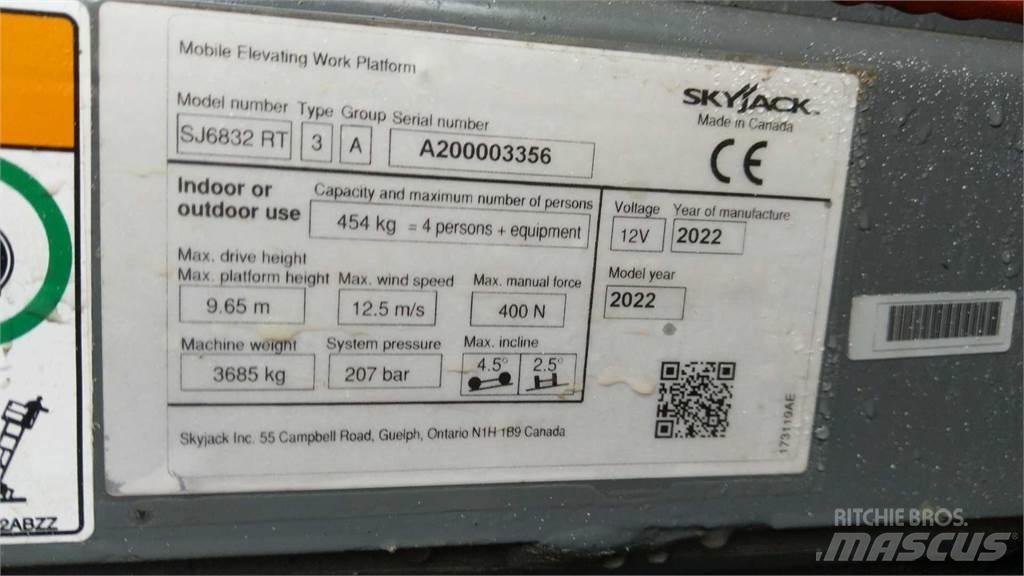 SkyJack 6832RT Elevadores de tesoura