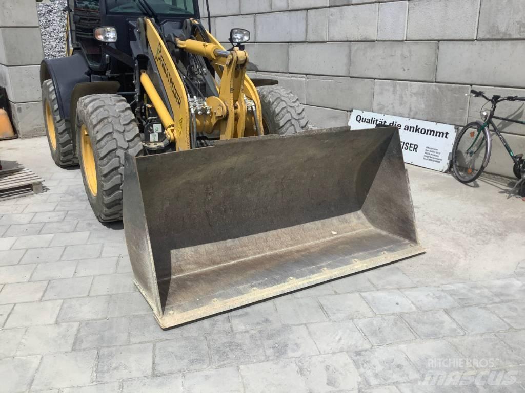 Komatsu WA100M-8 Carregadeiras de rodas