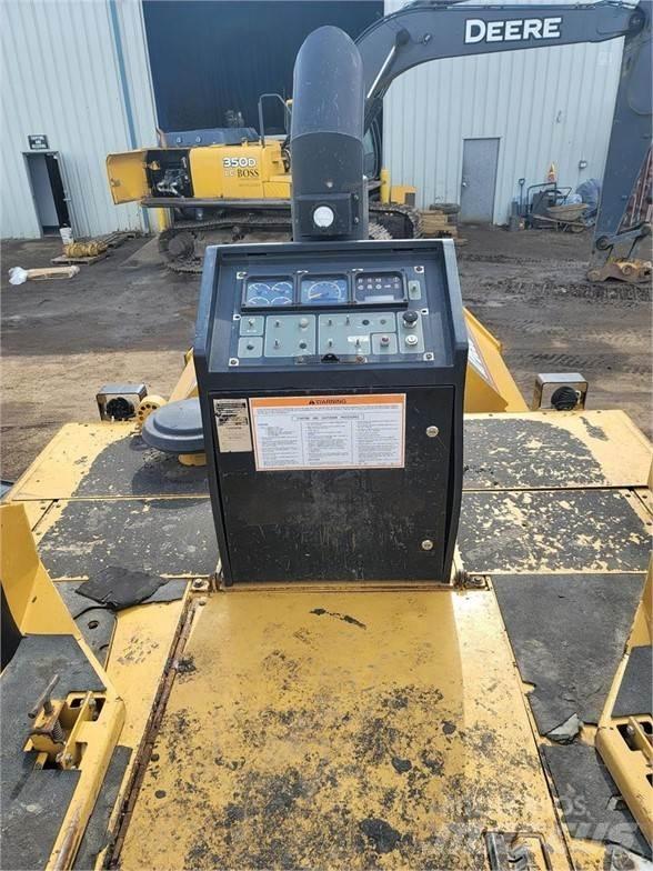 CAT AP-655C Espalhadoras de asfalto
