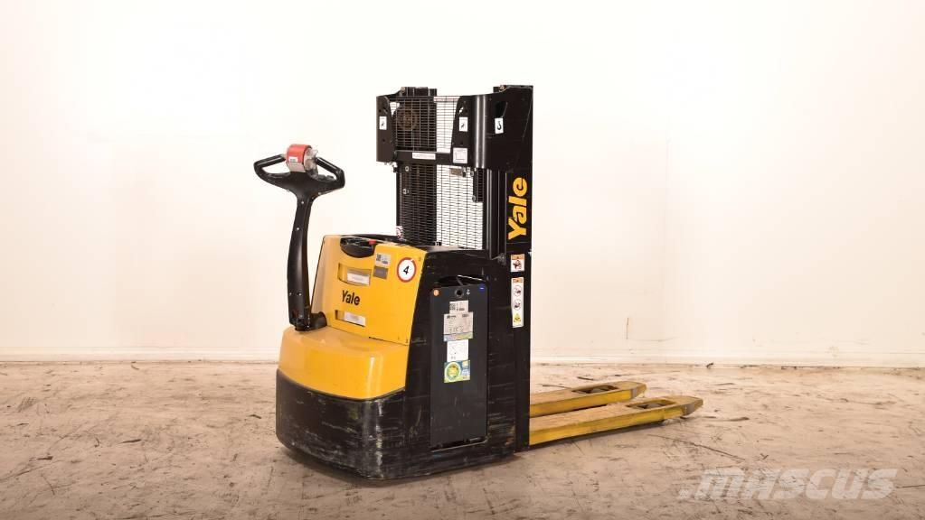 Yale MS 14 AC Empilhador para operador externo