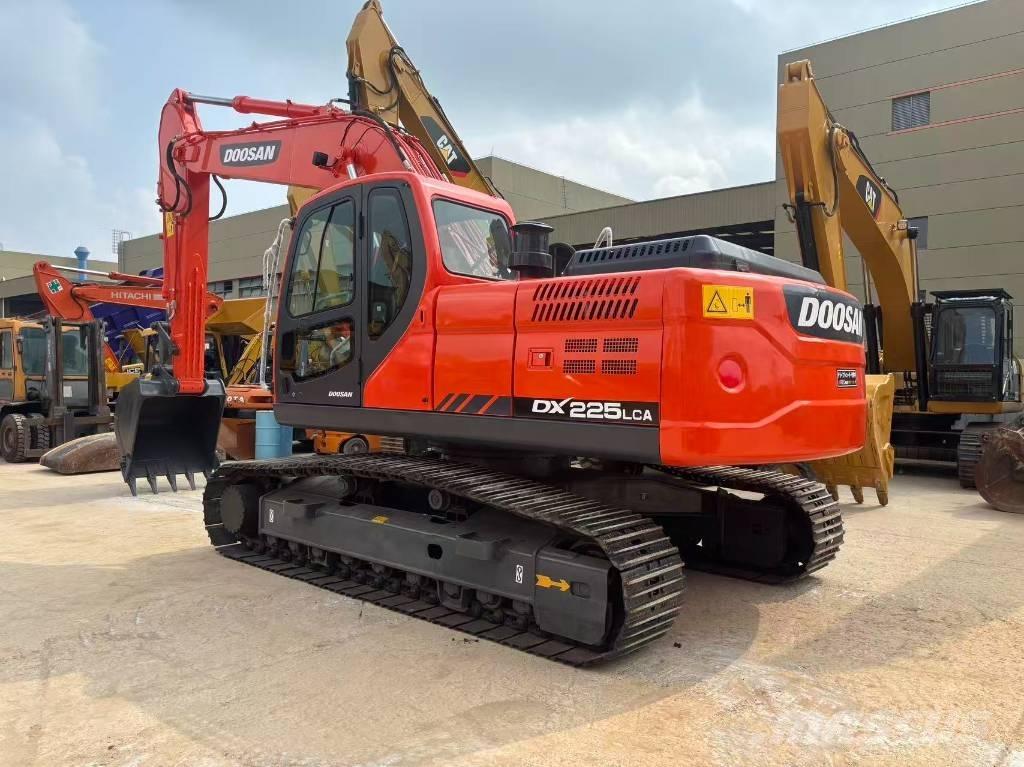Doosan 225 LC Escavadeiras de esteiras