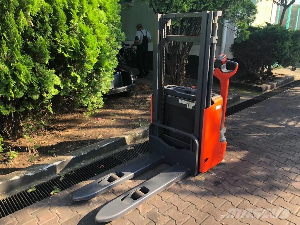 Linde L 10 B V-3234 Empilhador para operador externo
