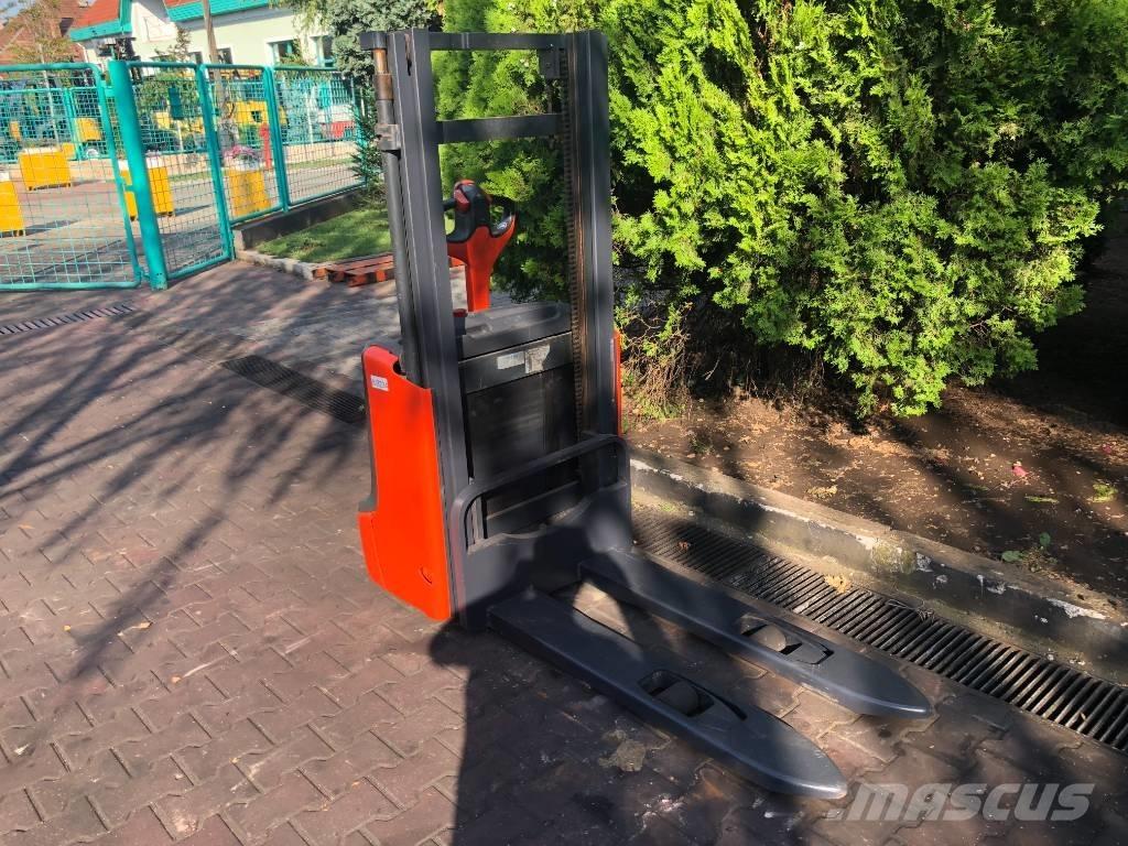Linde L 10 B V-3234 Empilhador para operador externo