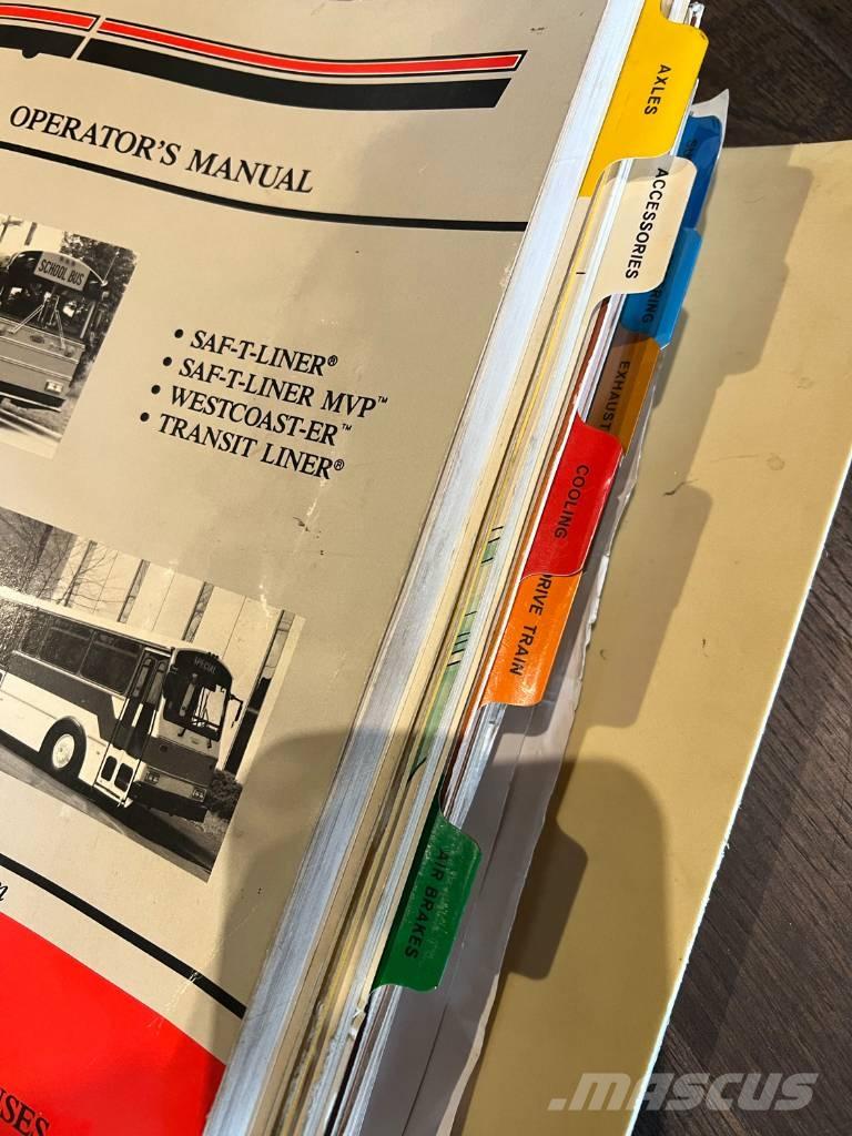 Thomas K880 Autocarros escolares