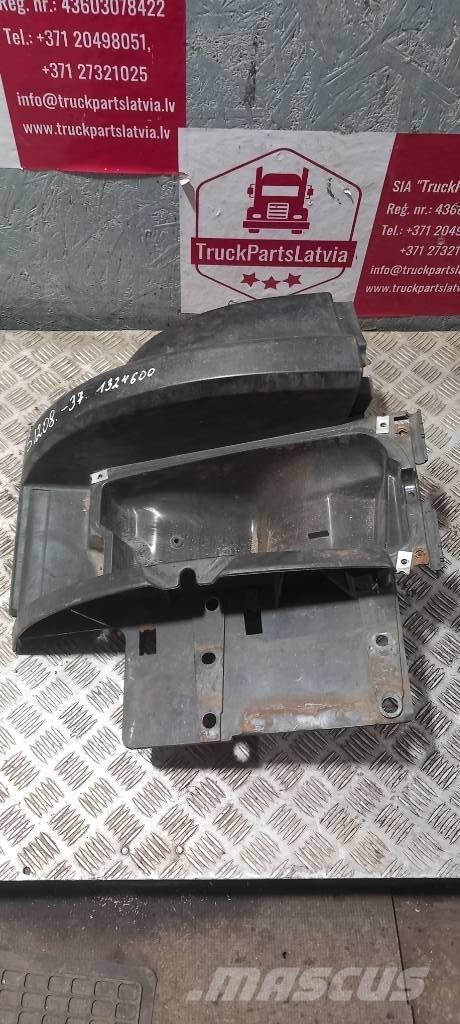 Scania 94 D.   1324600 Cabines e interior