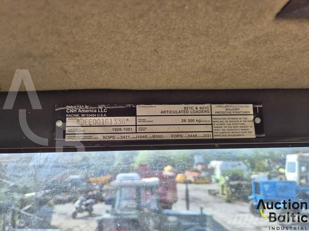 CASE 821 C Carregadeiras de rodas