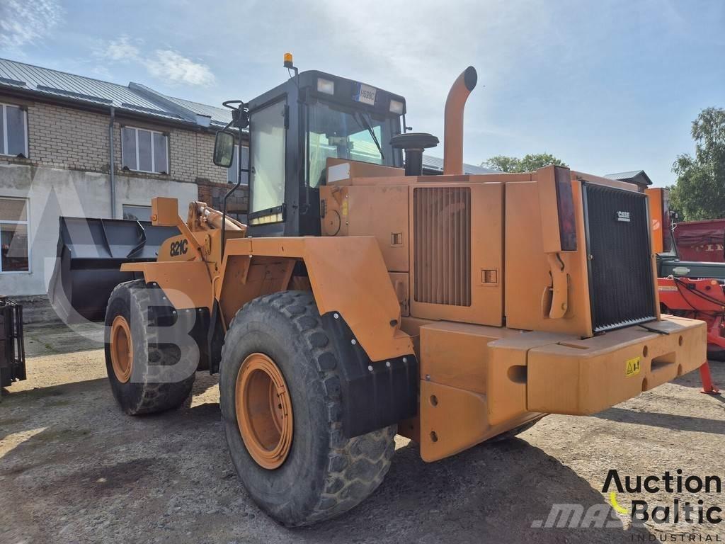 CASE 821 C Carregadeiras de rodas