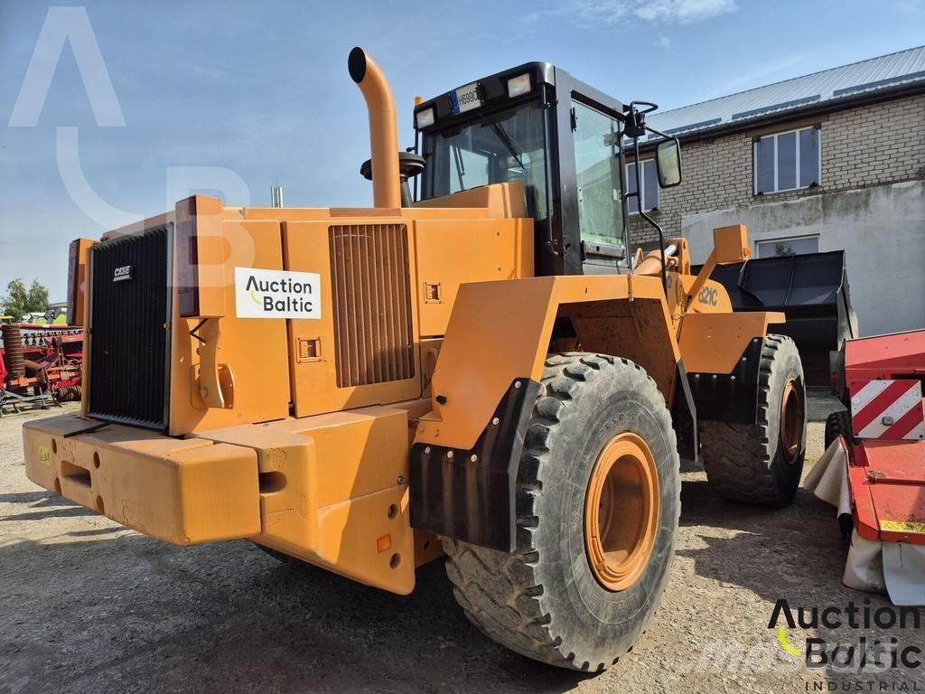 CASE 821 C Carregadeiras de rodas
