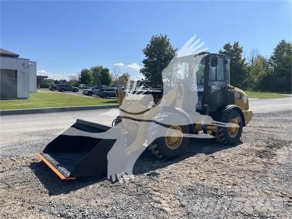 CAT 906M Carregadeiras de rodas