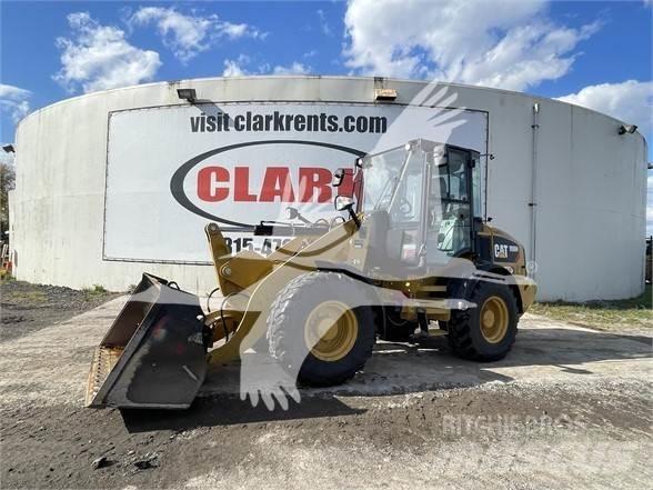 CAT 908M Carregadeiras de rodas