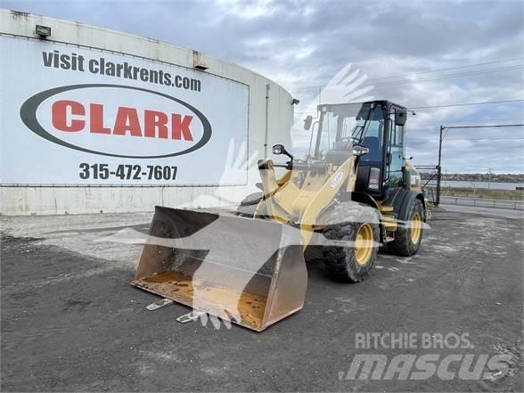 CAT 908M Carregadeiras de rodas